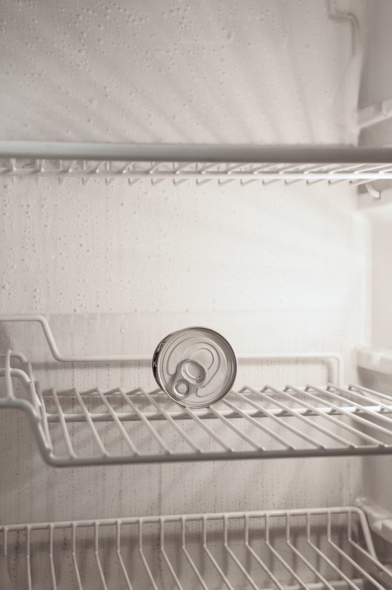 Tefcold kølebord i rustfrit stål set tæt på